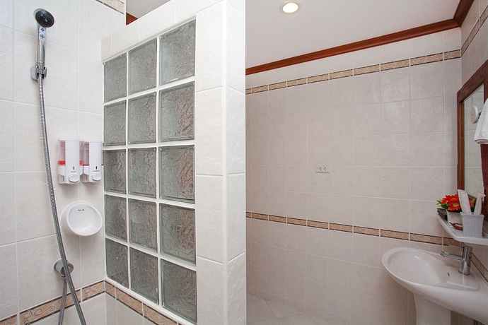 Imagen de la habitación del Hotel Baan Thai Lanna Pattaya. Foto 10