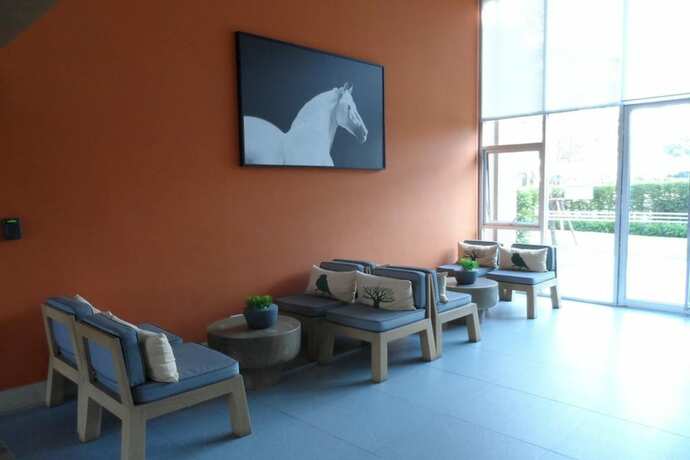 Imagen general del Hotel Baan Thew Lom Condominium. Foto 17