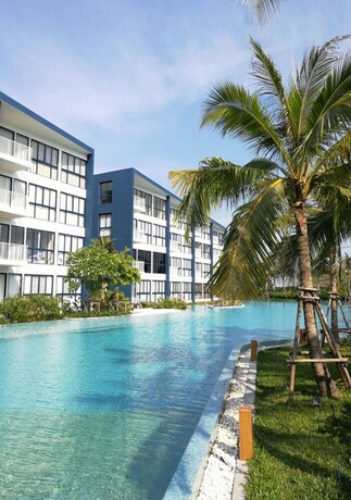 Imagen de la piscina del Hotel Baan Thew Talay Blue Sapphire. Foto 36