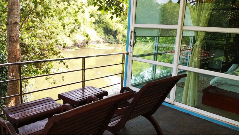 Imagen de la habitación del Hotel Baan Tonmai Resort. Foto 5