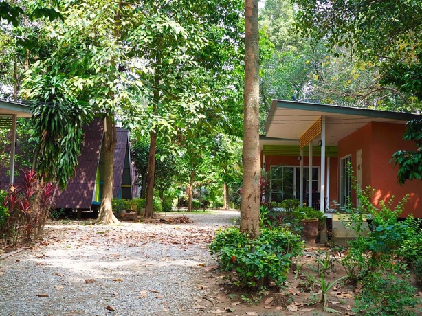 Imagen de los exteriores del Hotel Baan Tonmai Resort. Foto 17