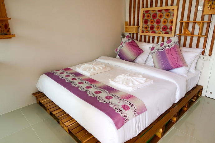 Imagen de la habitación del Hotel Baan Urt Suratthani Airport. Foto 7