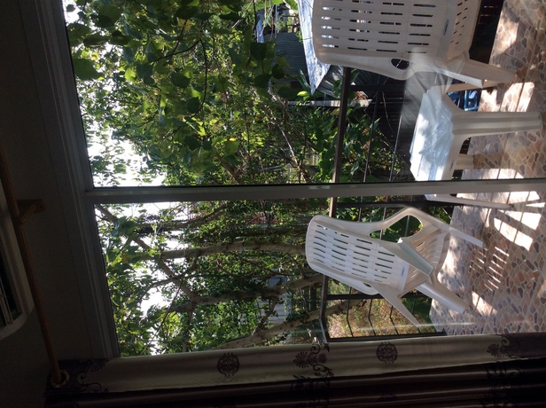 Imagen general del Hotel Baan Yuyen Karon Guesthouse. Foto 2