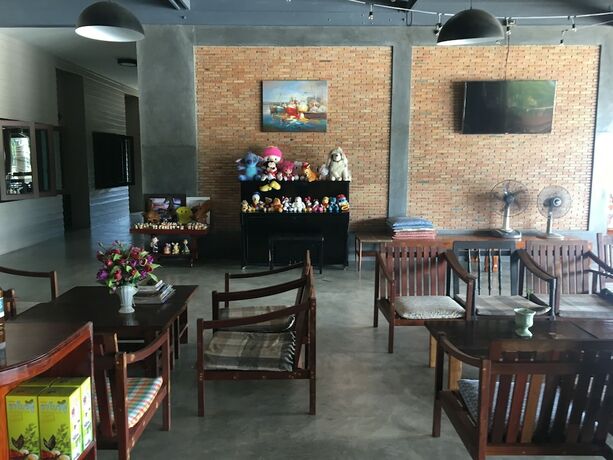 Imagen de los interiores del Hotel Baanchansamut Homestay. Foto 35