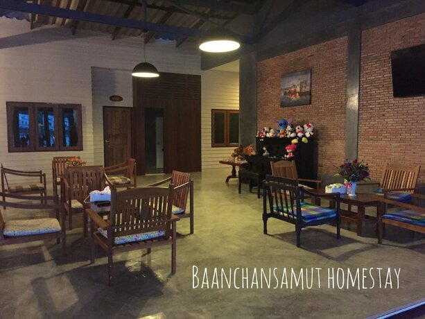 Imagen de los interiores del Hotel Baanchansamut Homestay. Foto 36