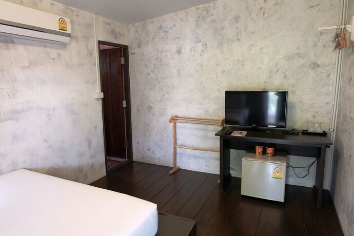 Imagen de la habitación del Hotel Baanchompooamphawa. Foto 21