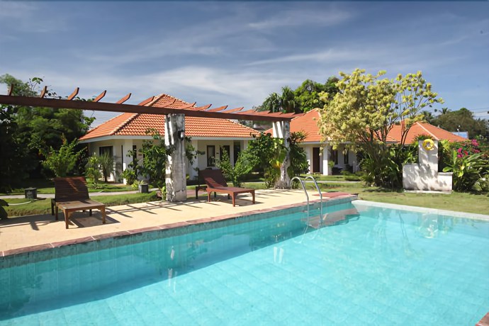 Imagen de la piscina del Hotel Baanchuengkao Resort Ranong. Foto 17