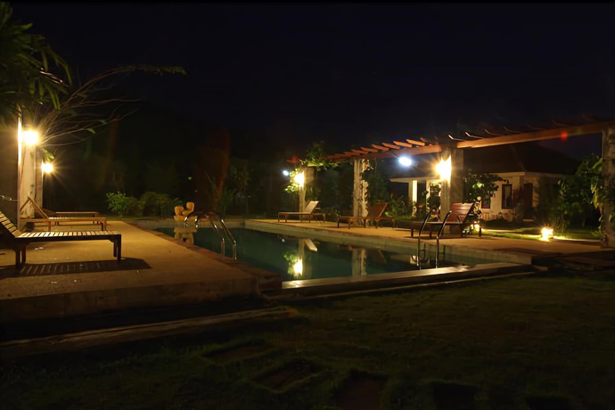 Imagen de la piscina del Hotel Baanchuengkao Resort Ranong. Foto 18