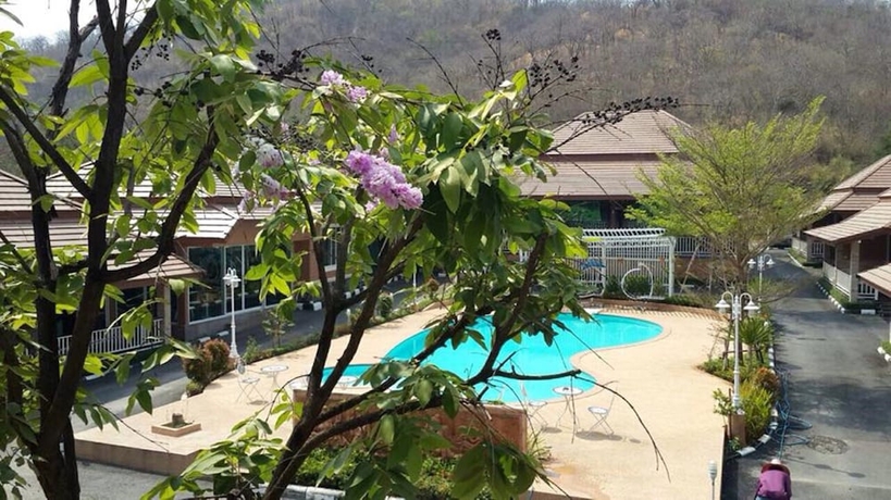 Imagen de la piscina del Hotel Baandara Resort Saraburi. Foto 16