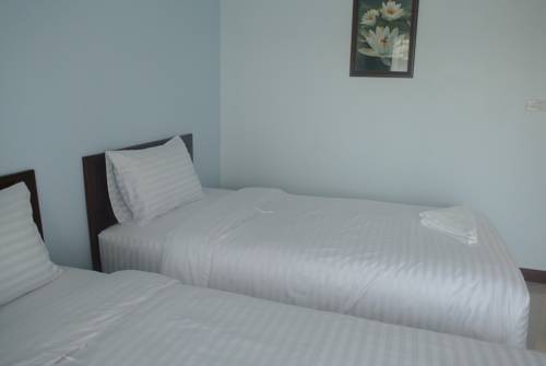 Imagen de la habitación del Hotel Baandoungkamol. Foto 7