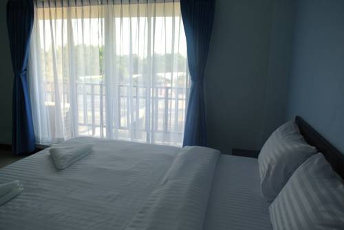 Imagen de la habitación del Hotel Baandoungkamol. Foto 8