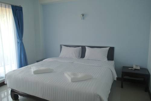 Imagen de la habitación del Hotel Baandoungkamol. Foto 9