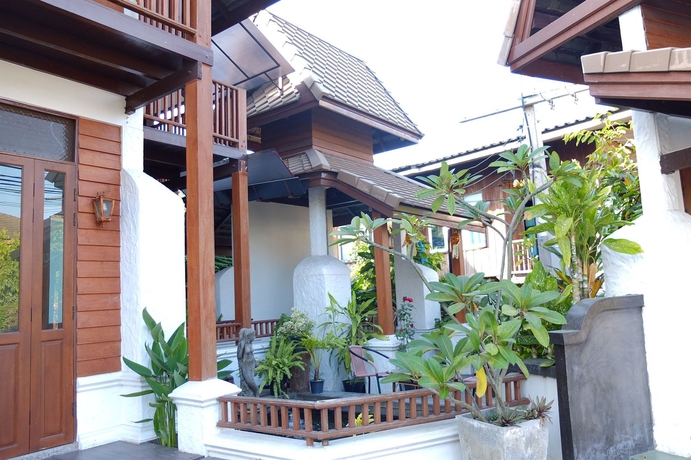 Imagen de los exteriores del Hotel Baanlek Home Stay. Foto 9