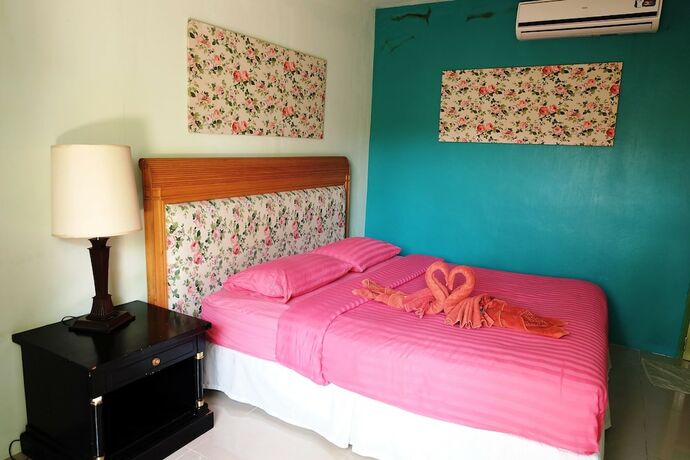 Imagen de la habitación del Hotel Baanrak Amphawa Homestay. Foto 14