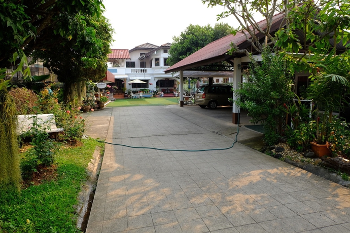 Imagen de los exteriores del Hotel Baanrapeepong Boutique. Foto 13