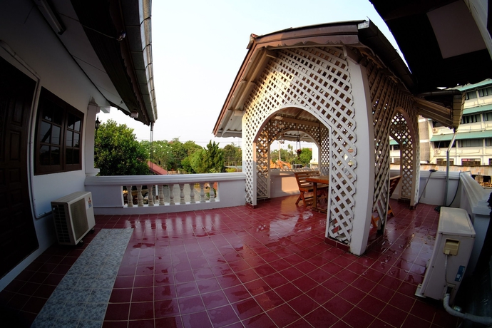 Imagen de los exteriores del Hotel Baanrapeepong Boutique. Foto 15