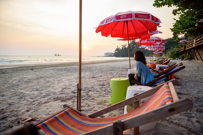 Imagen de los exteriores del Hotel Baansuan Aokhai Beach Resort. Foto 17
