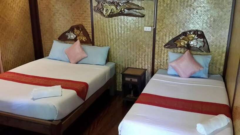 Imagen de la habitación del Hotel Baansuanlynjee Maeklong Resort. Foto 20