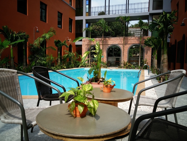 Imagen de la piscina del Hotel Baansuanprannok. Foto 19