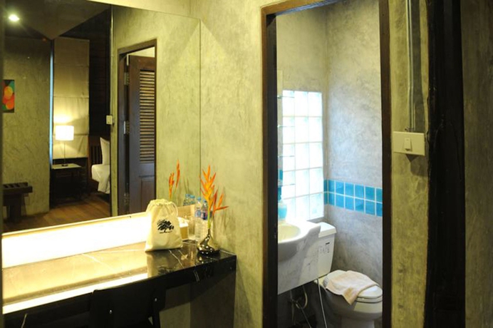 Imagen de la habitación del Hotel Baansuanramita Resort. Foto 4