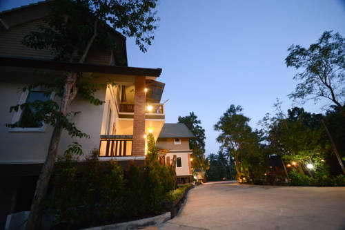 Imagen de la habitación del Hotel Baantip Suantong. Foto 13
