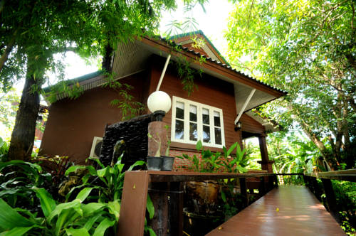 Imagen de la habitación del Hotel Baantip Suantong. Foto 15