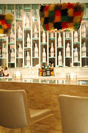 Imagen del bar/restaurante del Hotel Bab. Foto 3