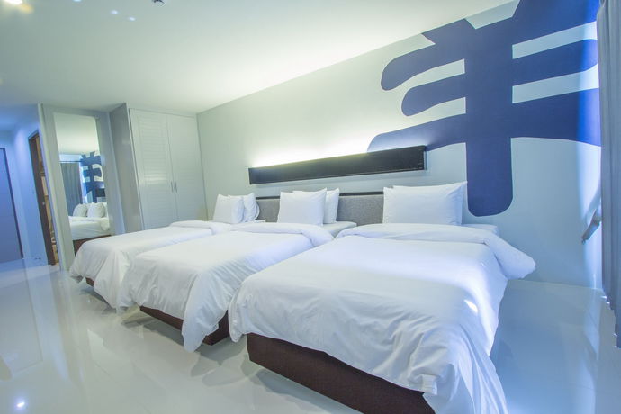 Imagen de la piscina del Hotel Baba House Phuket. Foto 16