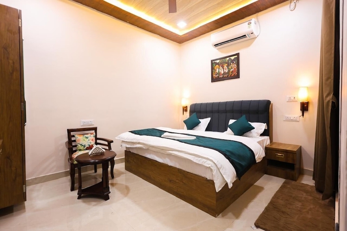 Imagen de la habitación del Hotel Baba Kinaram Kutir. Foto 9