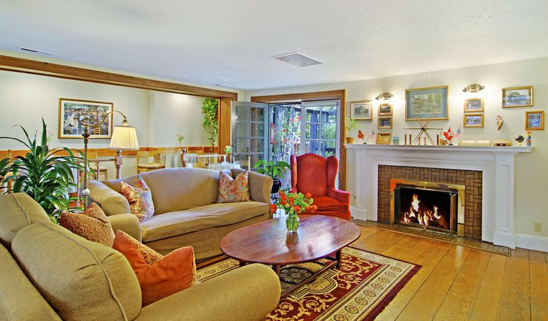 Imagen de los interiores del Hotel Babbling Brook Inn. Foto 19