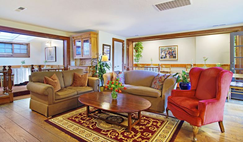 Imagen de los interiores del Hotel Babbling Brook Inn. Foto 20