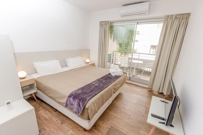 Imagen de la habitación del Hotel Babel Belgrano. Foto 15