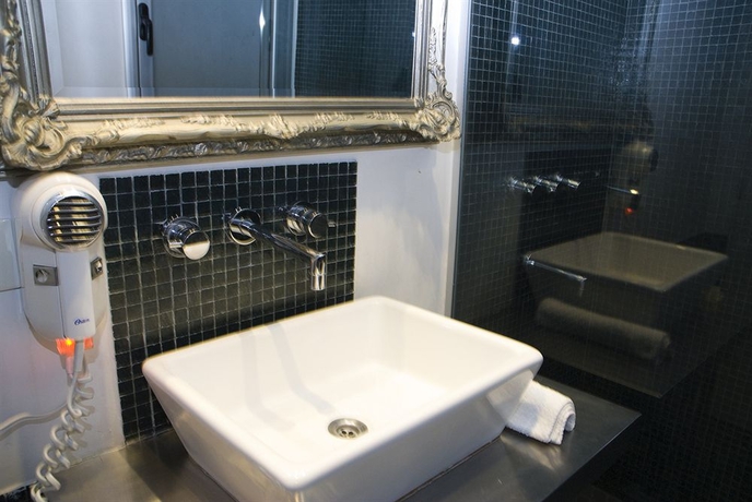 Imagen de la habitación del Hotel Babel Palermo. Foto 3