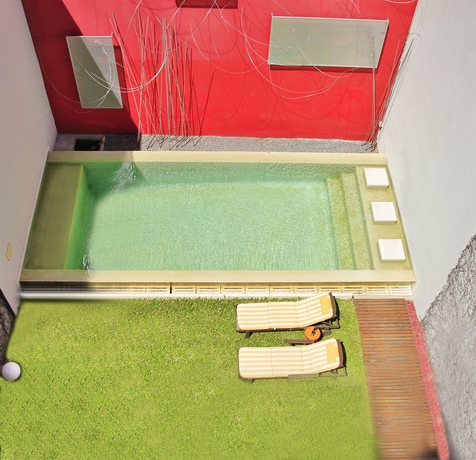 Imagen de la piscina del Hotel Babel Palermo. Foto 15