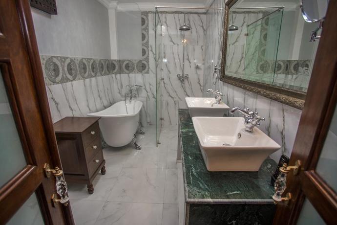 Imagen de la habitación del Hotel Baber Mahal Vilas. Foto 10