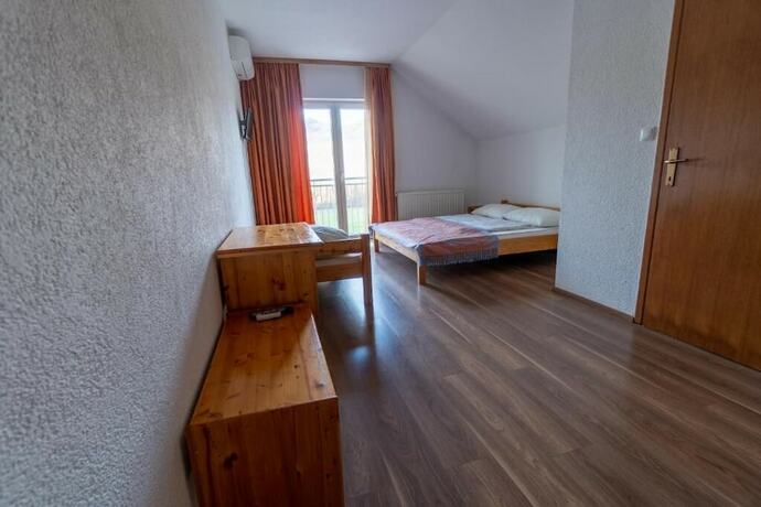 Imagen de la habitación del Hotel Babic. Foto 17