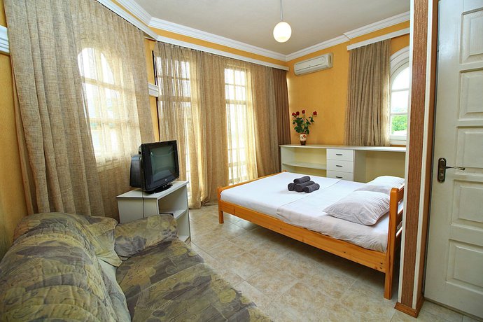 Imagen de la habitación del Hotel Babilina. Foto 18