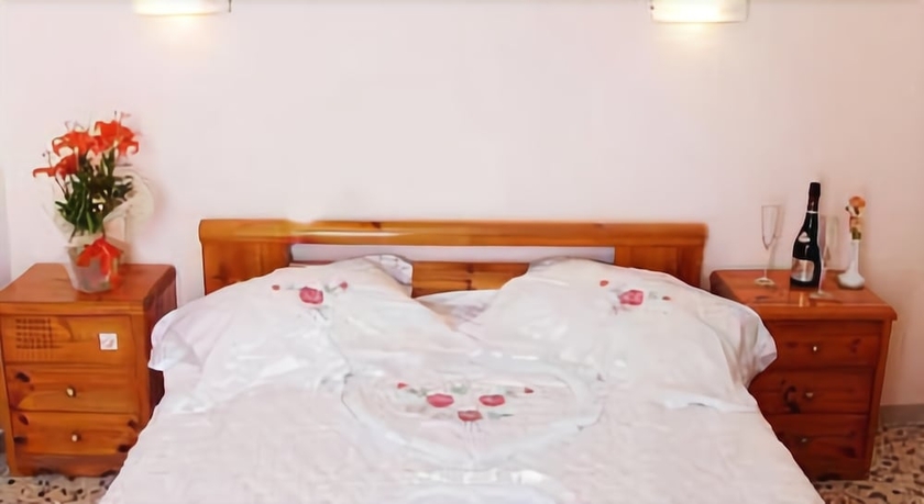 Imagen de la habitación del Hotel Babis. Foto 10