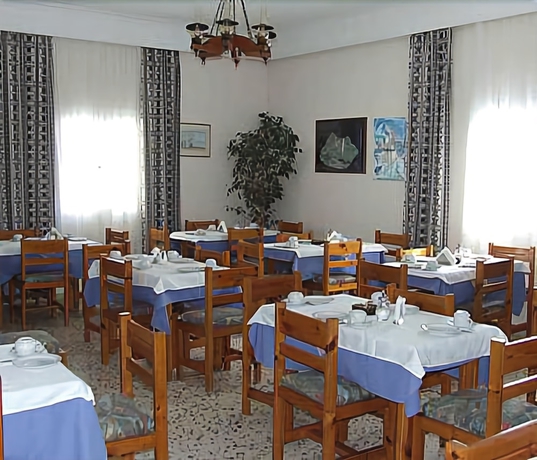 Imagen del bar/restaurante del Hotel Babis. Foto 4