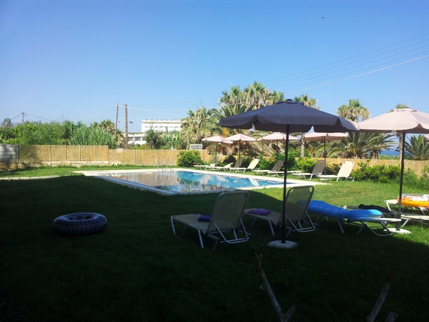 Imagen de la piscina del Hotel Babis, Skaleta. Foto 12