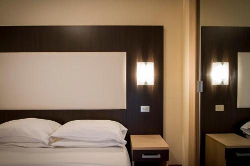 Imagen de la habitación del Hotel Baby. Foto 6