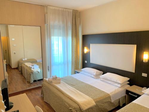 Imagen de la habitación del Hotel Baby. Foto 9