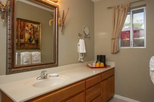 Imagen de la habitación del Hotel Baby Quail Inn. Foto 7