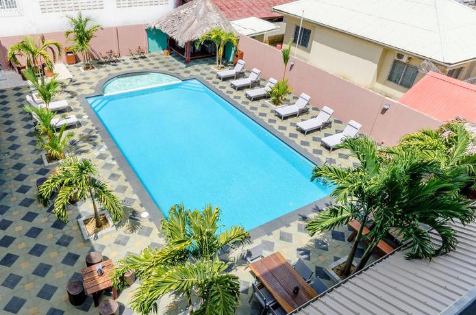 Imagen de la piscina del Hotel Babylon, Paramaribo. Foto 19