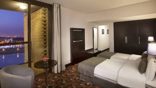 Imagen de la habitación del Hotel Babylon Rotana. Foto 2