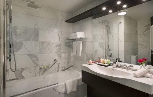 Imagen de la habitación del Hotel Babylon Rotana. Foto 4