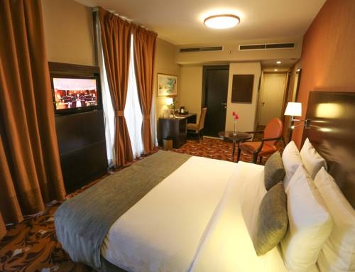 Imagen de la habitación del Hotel Babylon Rotana. Foto 6