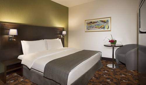 Imagen de la habitación del Hotel Babylon Rotana. Foto 8