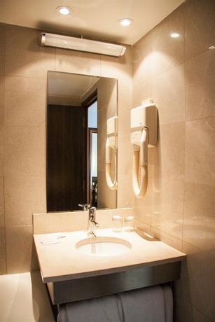 Imagen de la habitación del Hotel Bac Saint-germain. Foto 6