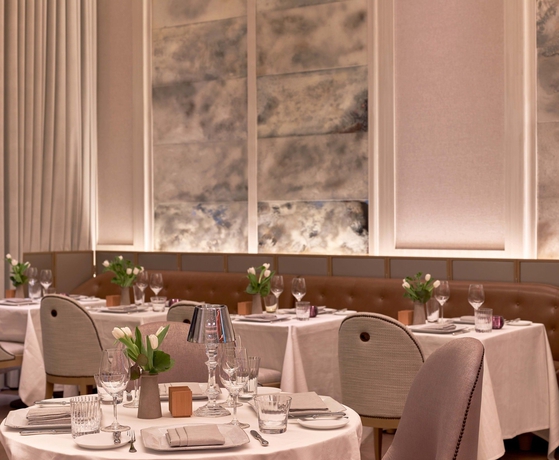 Imagen de los interiores del Hotel Baccarat Hotel and Residences New York. Foto 9